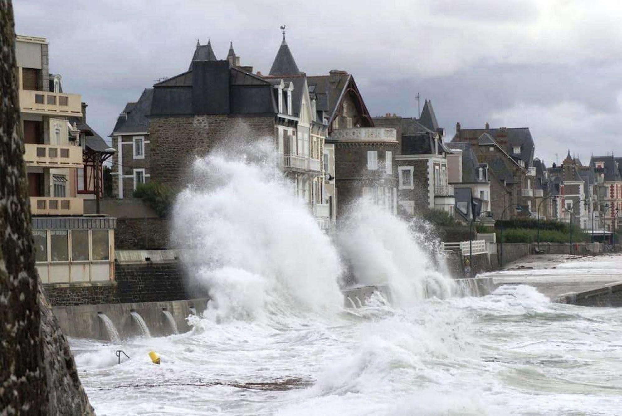 Appartement Saint Malo Vue Sur Mer Et Sur Intra Muros, Ferry, Plage Et Commerces A 50 M מראה חיצוני תמונה